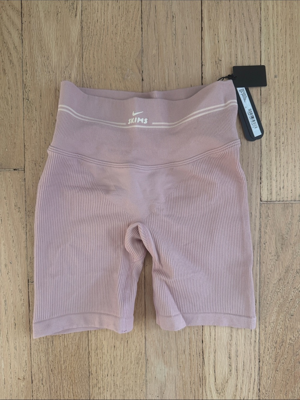 Nike Skims Women's Biker Shorts 5’ in Himalayan Pink